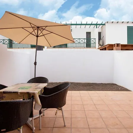 Simplistic Holiday In Playa Blanca With Garden Casa de Férias Playa Blanca (Lanzarote)