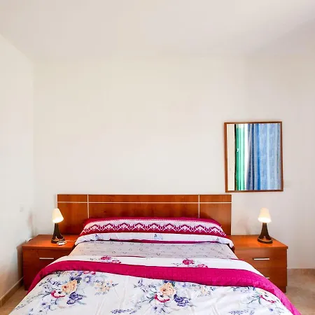 Casa de Férias Simplistic Holiday In Playa Blanca With Garden *