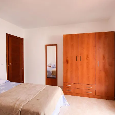 Casa de Férias Simplistic Holiday In Playa Blanca With Garden *