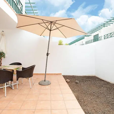 Casa de Férias Simplistic Holiday In Playa Blanca With Garden *